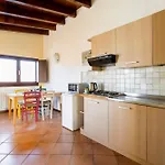 Charming House In With Shared Pool بيت للعطل Vesime