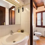 Charming House In With Shared Pool بيت للعطل