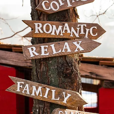 Charming House In With Shared Pool *