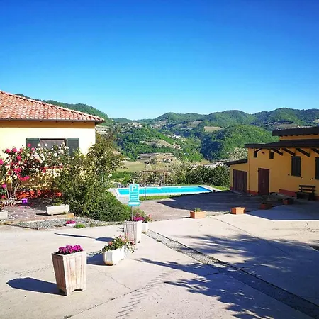 Charming House In With Shared Pool Vesime