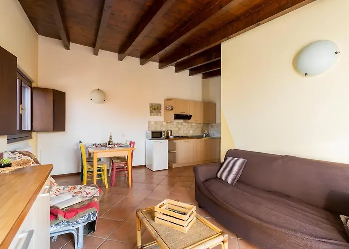 度假居 Charming House In With Shared Pool Vesime