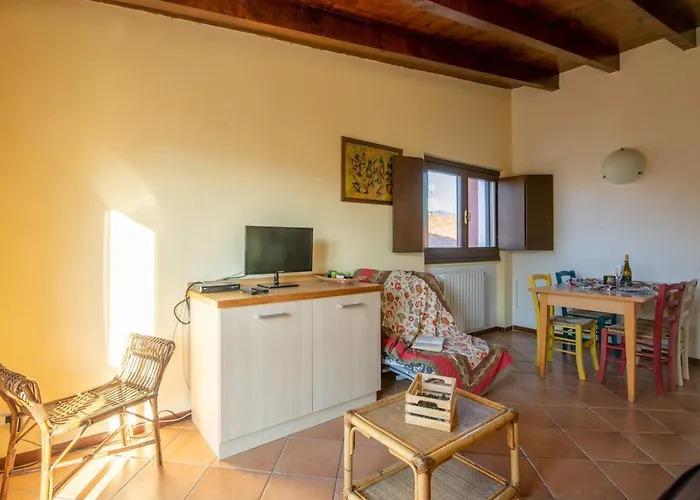 Charming House In With Shared Pool Vesime