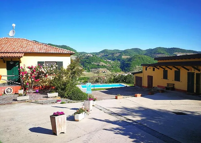 Charming House In With Shared Pool Vesime