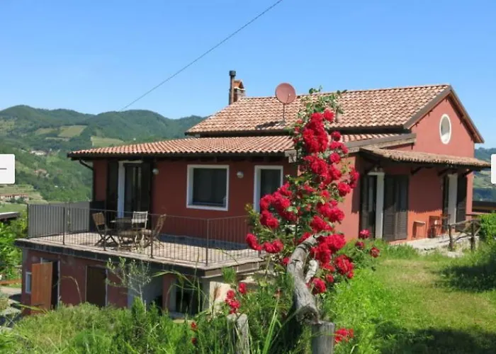 Charming House In With Shared Pool * Vesime